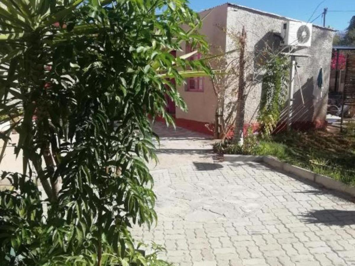 The Farmhouse Boutique Guesthouse And Beergarden Cc Outjo Exterior photo