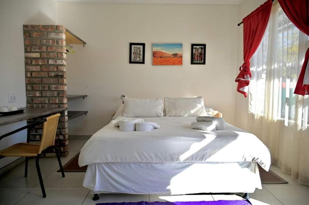 The Farmhouse Boutique Guesthouse And Beergarden Cc Outjo Room photo